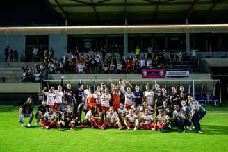 Jogadoras das Bragantinas. 