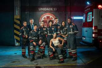 'Emergência 53', drama médico brasileiro, ganha prêmio no Festival de Berlim.