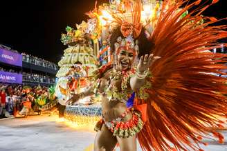 Com enredo 'Bembé', Beija-Flor de Nilópolis desfila na madrugada desta terça-feira, 17, na Sapucaí