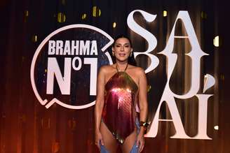 Fernanda Paes Leme curte o carnaval do Rio na Sapucaí 