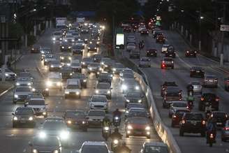 Rodízio de veículos volta a vigorar nesta quinta-feira, 19. Foto ilustrativa.