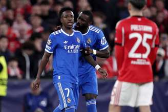 Vini Jr. ficou bastante irritado no momento em que comemorava o gol e foi ofendido e se dirigiu ao árbitro alegando ter sido chamado de "macaco."