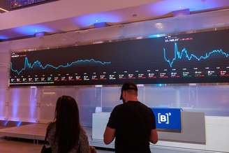 Em janeiro de 2026, enquanto o fluxo externo buscou oportunidades pontuais, o investidor local permaneceu reticente, atraído por papéis de renda fixa com taxas na casa de 15%