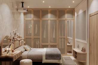 Esse quarto de casal tem pontos favoráveis ao amor, segundo o feng shui: tons suaves, peseira sobre a cama e “posição de comando” para controlar quem entra ou sai do ambiente