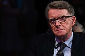 Mandelson é suspeito de ter vazado documentos confidenciais para o financista