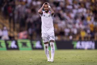 Neymar em jogo contra o Novorizontino