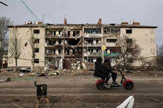 Prédio destruído após ataque russo em região de Zaporizhzhia, na Ucrânia