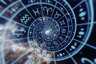 Da intensidade impulsiva ao romantismo discreto, cada signo expressa o amor de maneira única, revelando atitudes e emoções que refletem sua essência