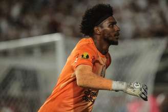 Hugo Souza, goleiro do Corinthians, celebrando a classificação às semifinais do Paulistão
