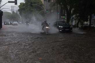 Cidade de São Paulo registrou pontos de alagamento nesta quarta-feira, 25