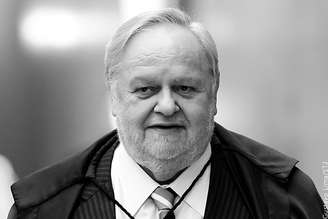 Felix Fischer atuou por 26 anos no STJ