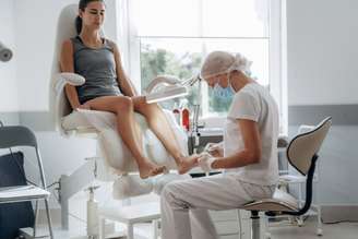 Dor persistente e inflamação frequente podem indicar necessidade de avaliação especializada