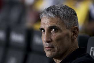 Vojvoda, no banco em Santos x São Paulo 