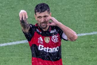 Arrascaeta comemora gol do Flamengo contra o Lanús