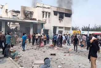 Imagem transmitida por TV iraniana mostra escola atingida por ataque em Minab