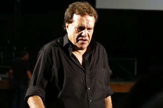 O diretor Dennis Carvalho no ensaio do musical 'Elis, a musical", no Rio de Janeiro, em 2013.