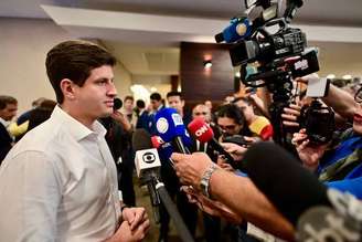 O prefeito João Campos (PSB-PE) assinou a nomeação do candidato supostamente favorecido