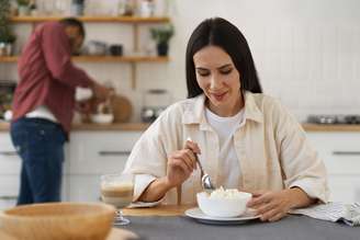 Descubra se é necessário comer de três em três horas para ser mais saudável