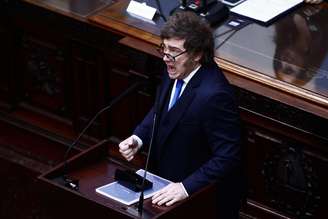 Milei durante discurso no Congresso argentino no domingo, 1º