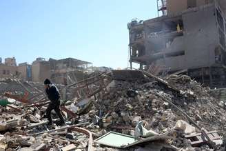 Destruição provocada por bombardeios de EUA e Israel em Teerã