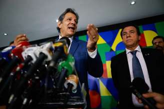 Comissão da Câmara aprova pedido de audiências com Haddad e Luiz Marinho sobre escala 6x1