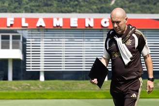 Leonardo Jardim comanda treino do Flamengo no Ninho do Urubu; português substituiu Filipe Luís no comando da equipe