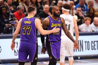 NBA: Doncic e LeBron James jogam para levar o Lakers a uma importante vitória