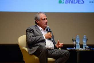 Carlos Sanchez durante seminário Saúde e Soberania: o Complexo Econômico Industrial da Saúde como estratégia de desenvolvimento para o Brasil, no BNDES