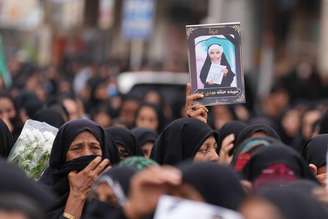 Massacre em escola no Irã deixou mais de 160 mortos