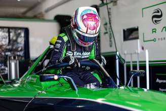 Ella Lloyd nos testes de Valencia em 2025