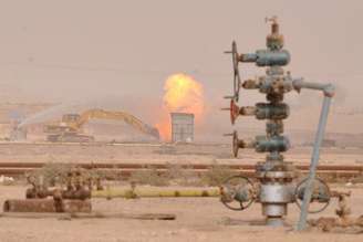 Refinaria de petróleo e cidade bareinita foram alvos de ataques