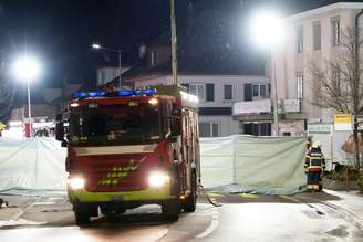 Imprensa local apontou que uma pessoa ateou fogo em si mesma