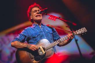 Nando Reis é um dos artistas que mais se apresentaram em festivais em 2025.