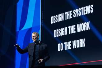 Ian Beacraft, durante palestra.