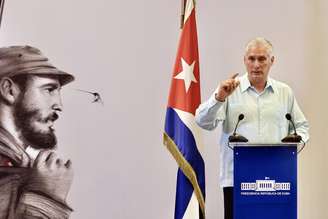 Miguel Díaz-Canel durante coletiva de imprensa em Havana