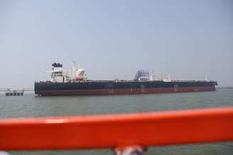 Reportagem afirmou que Itália e França negociavam com Irã passagem de seus navios pelo estreito