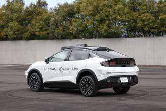 Novo Nissan Leaf será robotáxi da Uber com IA que dispensa mapas