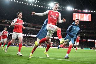 Com apenas 16 anos, Max Dowman marcou seu primeiro gol profissional pelo Arsenal, em um Anfield lotado