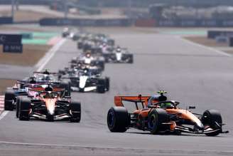 McLaren admite não ter forças para disputar diretamente com Mercedes e Ferrari