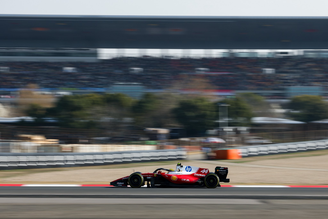 Ferrari cumpre expectativas e mais uma vez tem uma boa largada