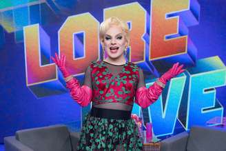 Lorelay Fox durante a Lore Live, seu programa de auditório