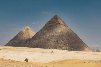 Narrativas modernas apresentam a Humanidade como parte de um grande desígnio guiado por seres superiores, e assim sítios arqueológicos como as Pirâmides do Egito tornam-se adereços de um drama cósmico. Mas o extraordinário nunca foi alienígena, e sempre foi humano. Stefan Baumann