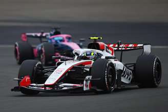 Ollie Bearman levou a Haas ao 5º lugar no GP da China e garantiu a maior nota (9.4) na avaliação da F1