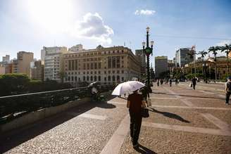 Outono deve ter alívio gradual do calor no Brasil.