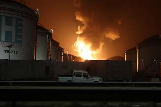 Petroleiro nos Emirados Árabes foi atacado por drone iraniano