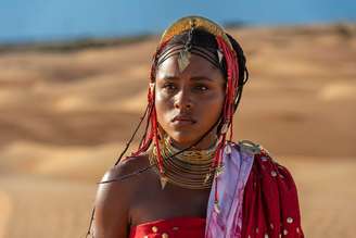 A Princesa Aika (interpretada por Duda Santos)