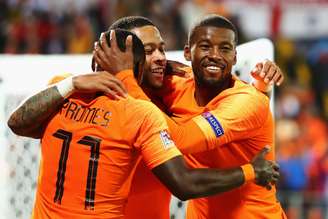 Quincy Promes ao lado de Memphis Depay na seleção holandesa, em 2019 