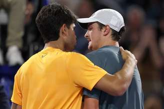 Carlos Alcaraz derrota João Fonseca — 