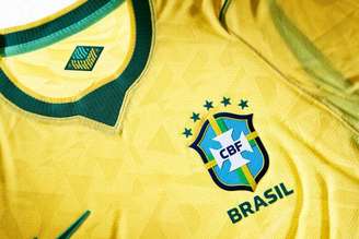 Nova camisa da seleção brasileira para a Copa do Mundo de 2026 traz detalhes que relembram conquistas históricas.