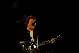 O cantor escocês Lewis Capaldi durante show no Lollapalooza Brasil 2026.